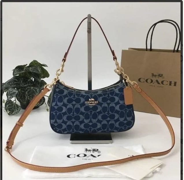 NWT Coach CAF82 Denim/Natural Teri Shoulder Bag Signature Denim Outlet Products