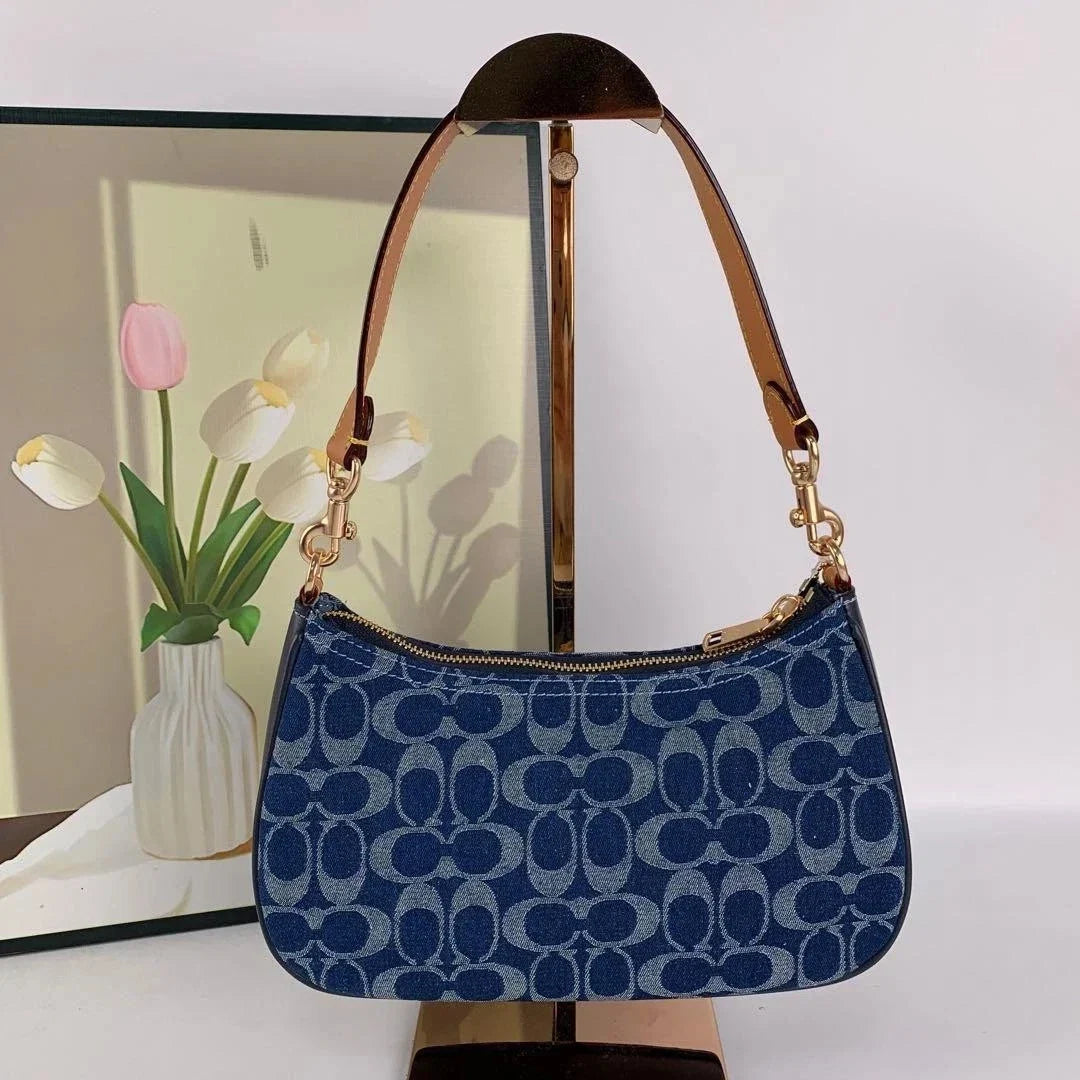 NWT Coach CAF82 Denim/Natural Teri Shoulder Bag Signature Denim Outlet Products